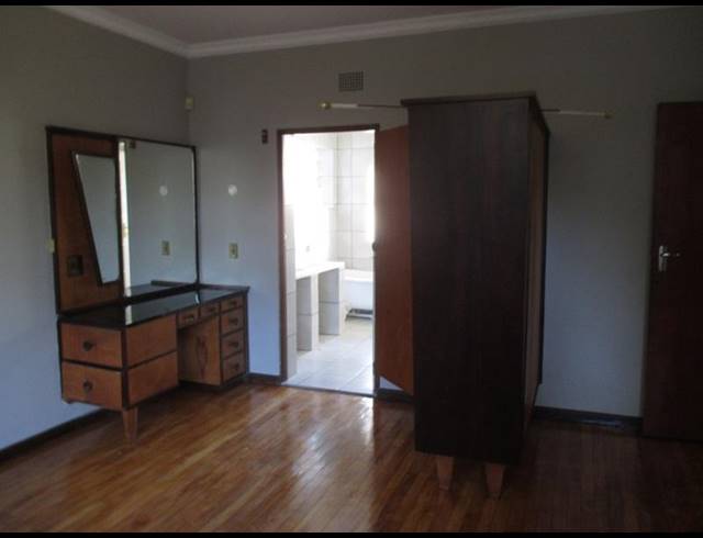 3 BEDROOM PROPERTY TO RENT IN DENNEBURG